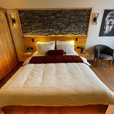 Palmiye Konuk Evi Foça Buitenkant foto